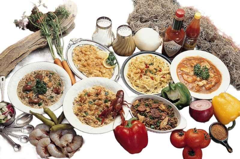 cuisine-du-cap-vert des assiettes garnies de recettes créoles différentes en présentoir